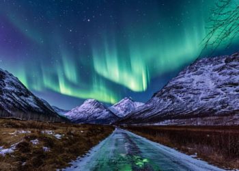 Из-за магнитной бури в небе над Кубанью разлилось северное сияние