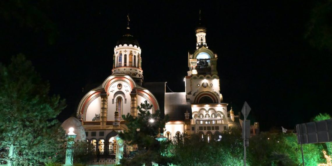 Прошунин поздравил сочинцев с Рождеством Христовым