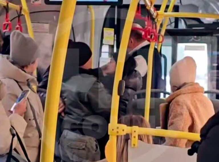 В Сочи неадекват избил водителя и напал на другого мужчину в автобусе
