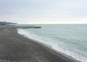 В Сочи каждый день  более 30 человек мониторят пляжи