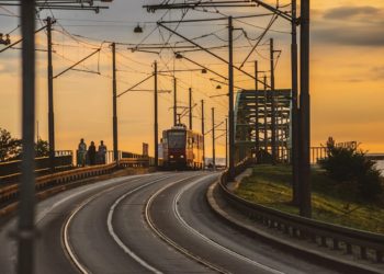 Движение трамваев приостановили на улице Московской