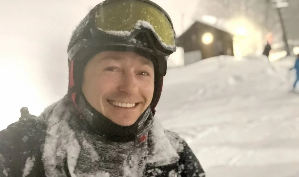 Главный герой «Бригады» поделился видео с семейного отдыха в горах Сочи