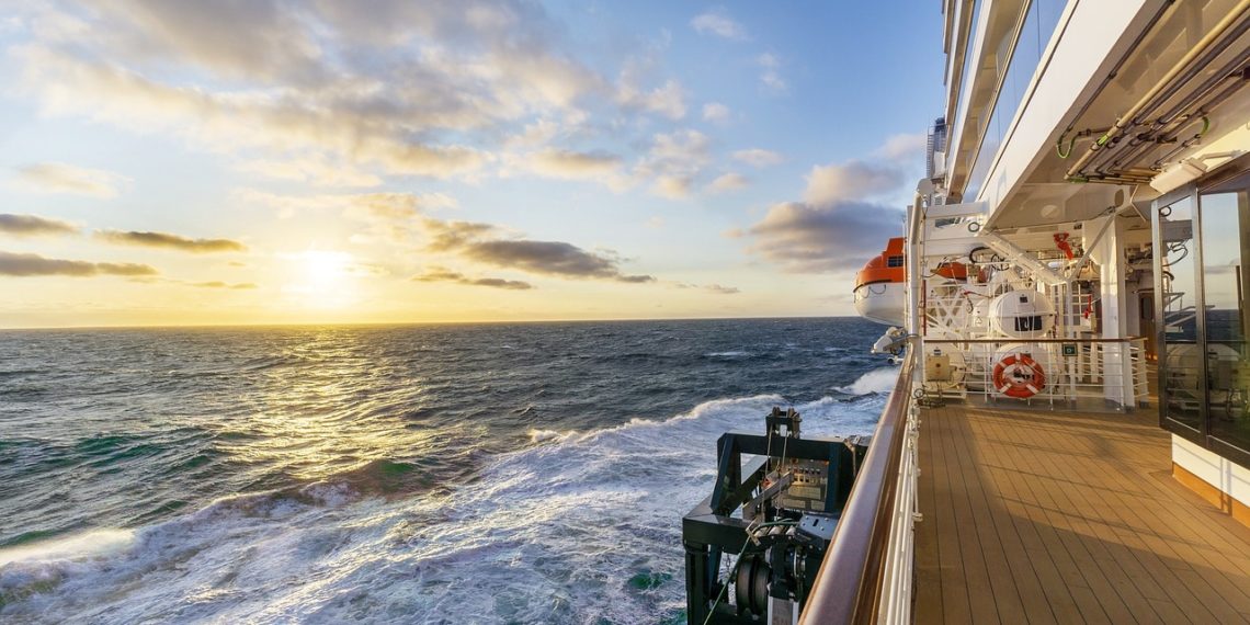 Загрузка лайнера Astoria Grande на 15% больше