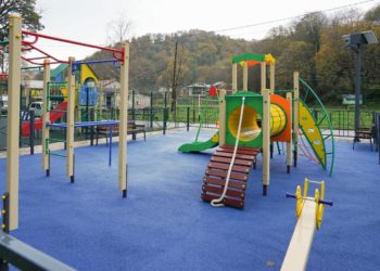 На благоустройство детских и спортивных площадок в Сочи потратят 47 млн рублей