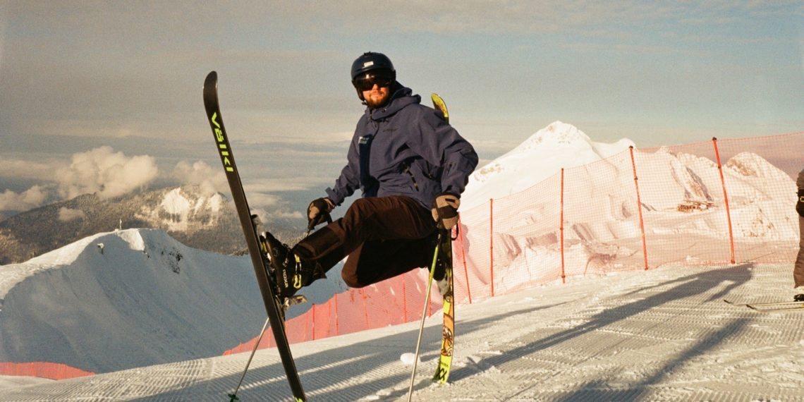 Назвали имя пропавшего под лавиной в Сочи инструктора по лыжам