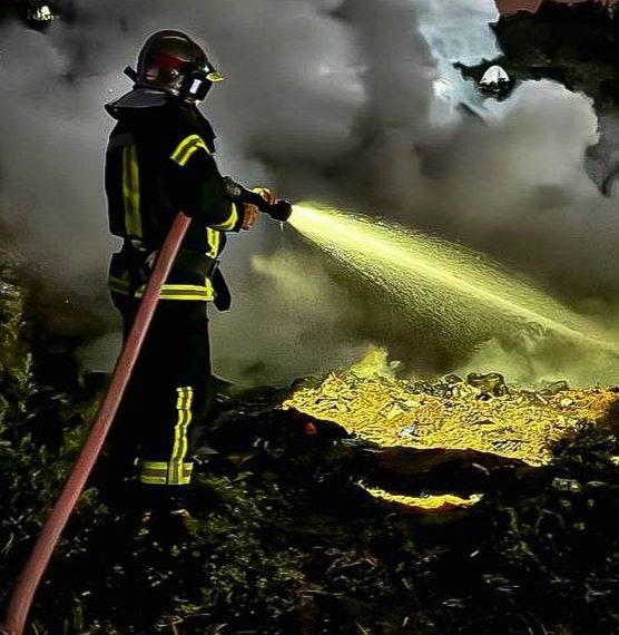 Ночью в Новороссийске на пожаре погиб человек