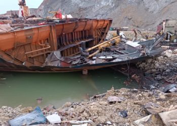 Минтранс: танкер «Волгонефть-239» на Кубани утилизируют с опережением графика