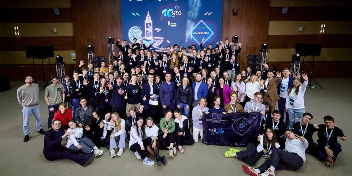 Школьница из Краснодара победила в финале Национальной олимпиады во Владивостоке