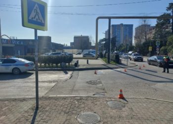 Лихач на мопеде наехал на 11-летнего школьника Сочи