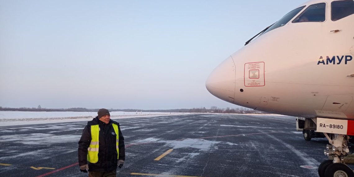 Фигурист Костомаров и его супруга провели почти сутки в сочинском аэропорту