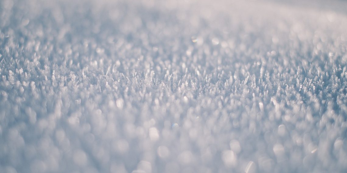 Спасатели предупредили о тонком опасном льде на Ейском лимане