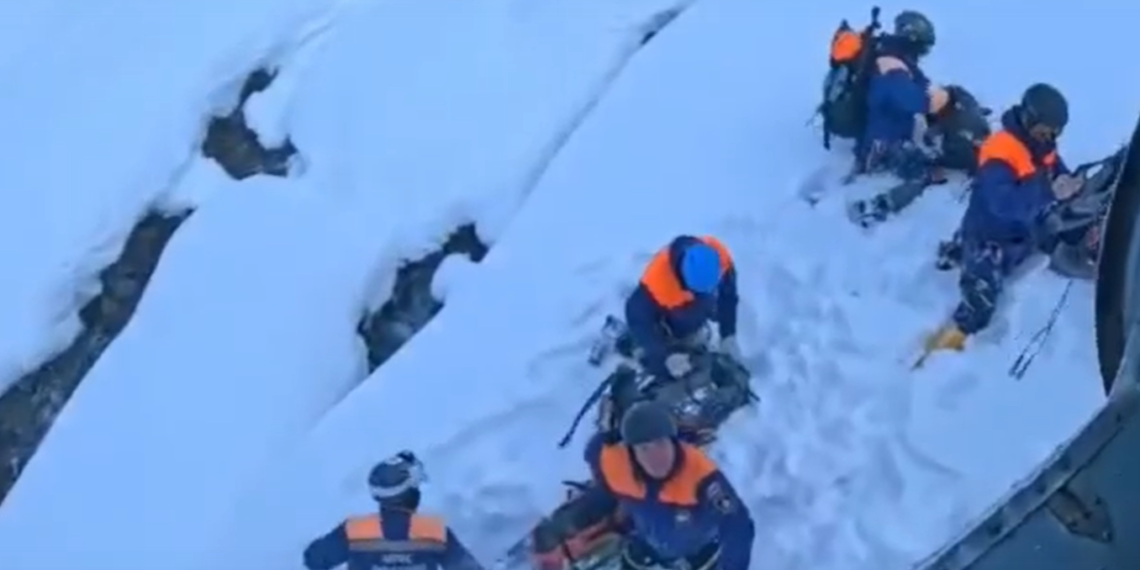 Спасатели обнаружили тело лыжника, погибшего под лавиной в горах Сочи