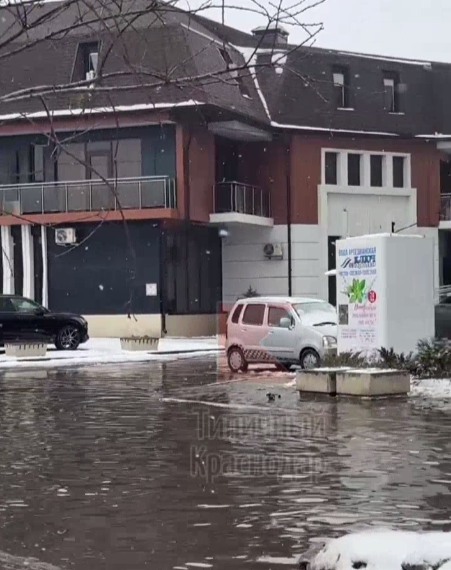 Краснодарцы открыли новый вид зимнего экстрима: сёрфинг по фекалиям