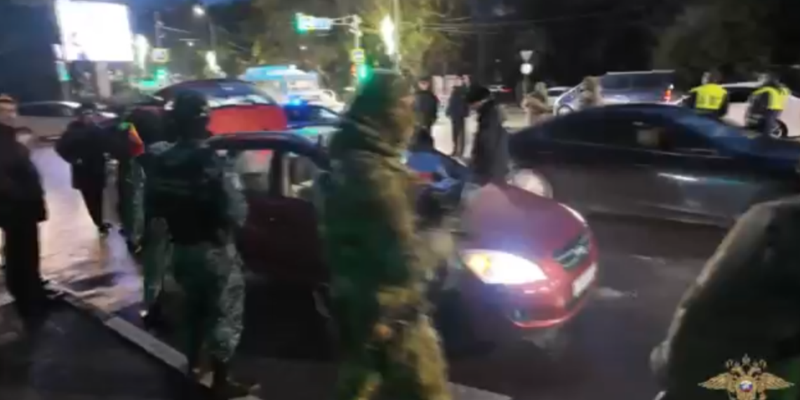 55 человек доставили в отдел полиции за один вечер в ходе рейда в Сочи