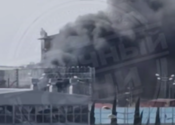 Днем жителей Сочи ошарашили клубы чёрного дыма над Сириусом