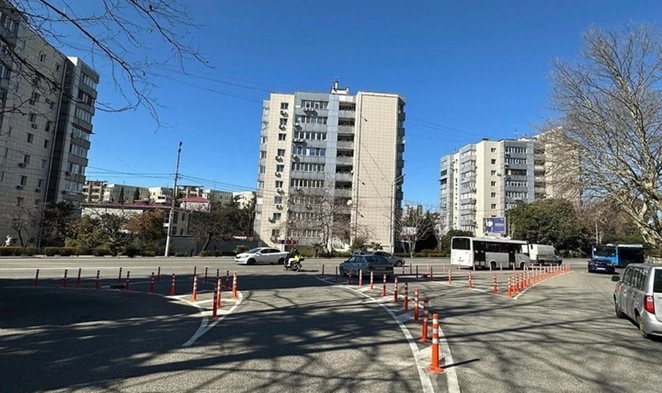 В центре Сочи появился новый барьер на дорогах