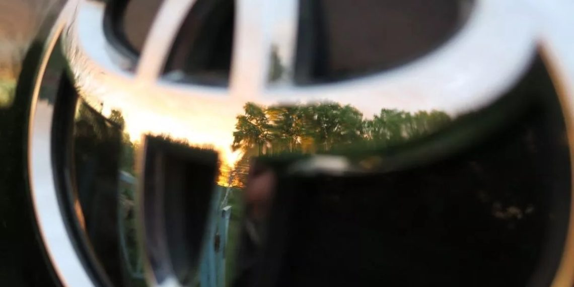 Таможня Сочи разоблачила схему нелегального ввоза Toyota Crown Majesta