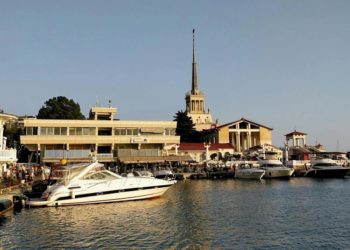 В Сочи закрыли незаконные экскурсии: туристам навязывали услуги