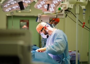 Врачи дали прогноз по мальчику, пострадавшему от хаски в Сочи