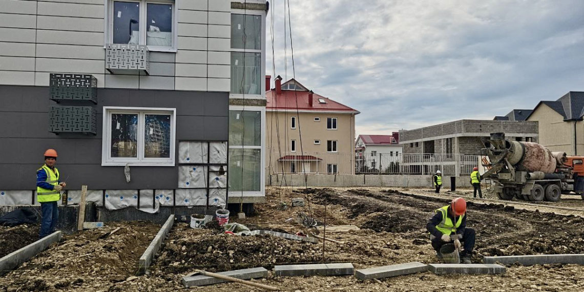 Юмористка Степаненко унаследовала две квартиры в центре Сочи от дизайнера Маголы