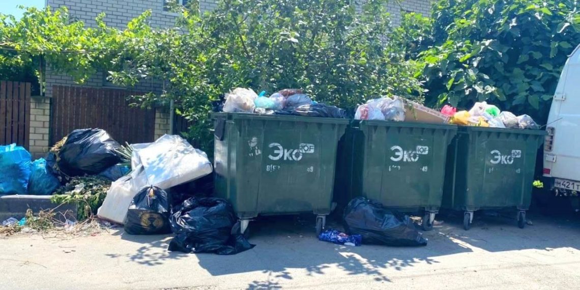 В Геленджике остановили вывоз мусора из-за пожара в Новороссийске