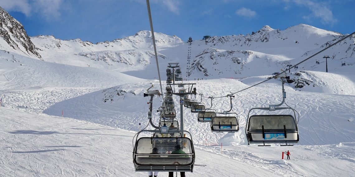 Горнолыжный сезон продлится до апреля в Сочи благодаря снегу