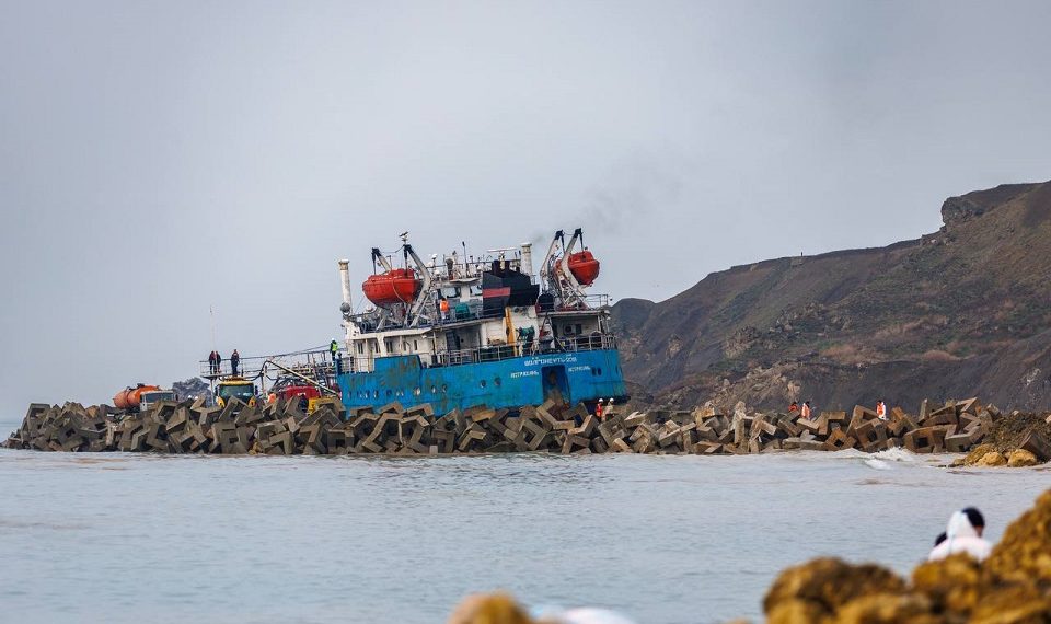 С места крушения танкера «Волгонефть-239» на Кубани вывезли 634 тонны металла