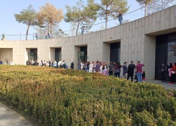 В Краснодаре посетители парка Галицкого жалуются на огромные очереди в туалет