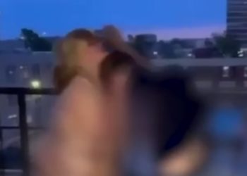 В Краснодаре голая женщина избила полицейского вилкой и получила год работ