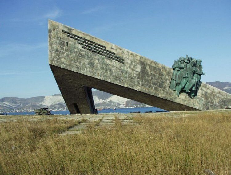 В Новороссийске разгорается спор вокруг реставрации мемориала «Малая земля»