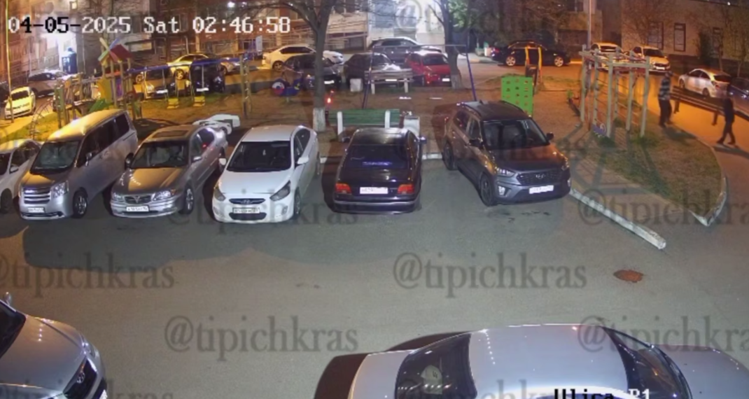 Биба и Боба в деле: тайна ночных похитителей лавочек в Краснодаре раскрыта?