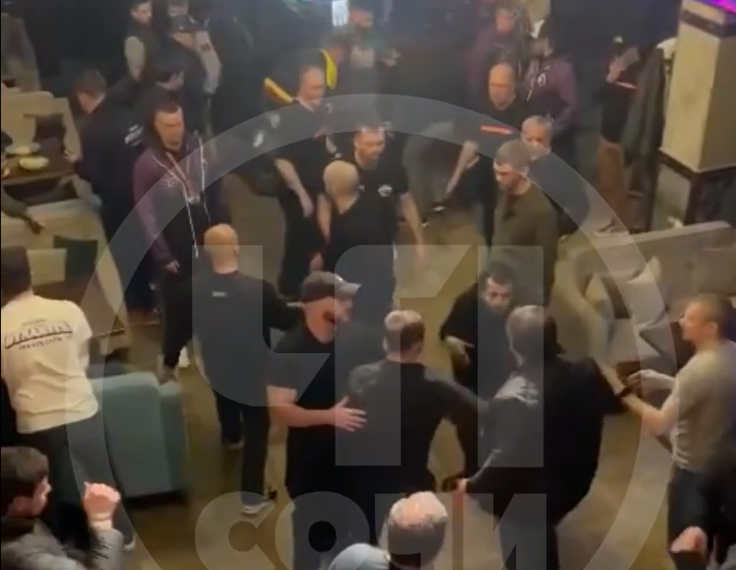 Массовая драка произошла в баре рядом с Сочи: пострадали несколько человек