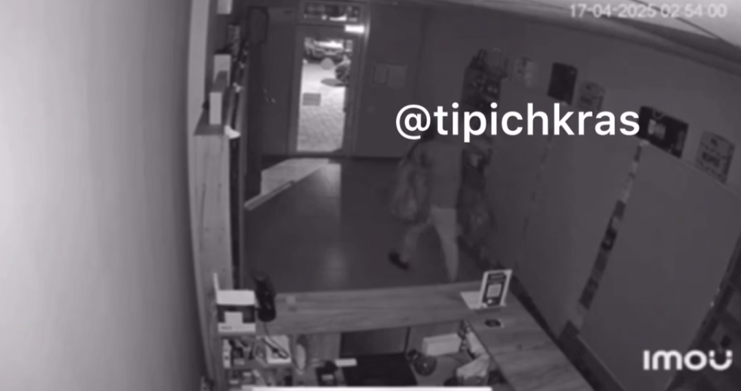 Неуловимый вор с большими сумками терроризирует магазины в Краснодаре