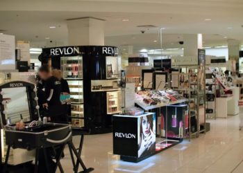 Мужчина из Сочи украл духи в «Галерее», чтобы порадовать мать