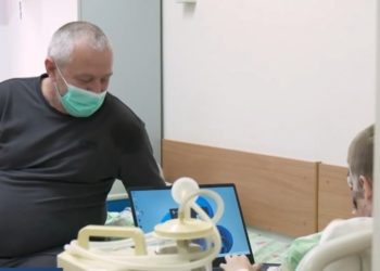 Мальчик из Сочи, пострадавший от нападения собак, начал самостоятельно ходить