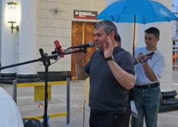 В Сочи на вокзале начался цикл летних концертов для пассажиров