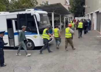 В Сочи на стройке задержали 36 мигрантов