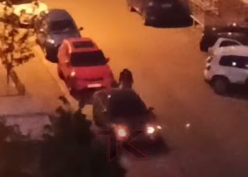 В Краснодаре мужчина нападал на припаркованные машины