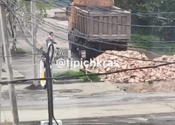 В Краснодаре жители улицы Губкина продолжают строить баррикады