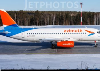 Самолет Azimuth столкнулся с птицей, но продолжил рейс в Сочи