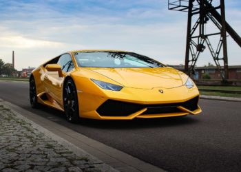 В Сочи водителя Lamborghini с фальшивыми номерами лишили прав