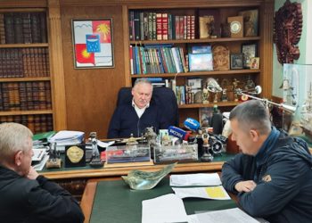 Константин Затулин обсудил с сочинцами жилищные вопросы