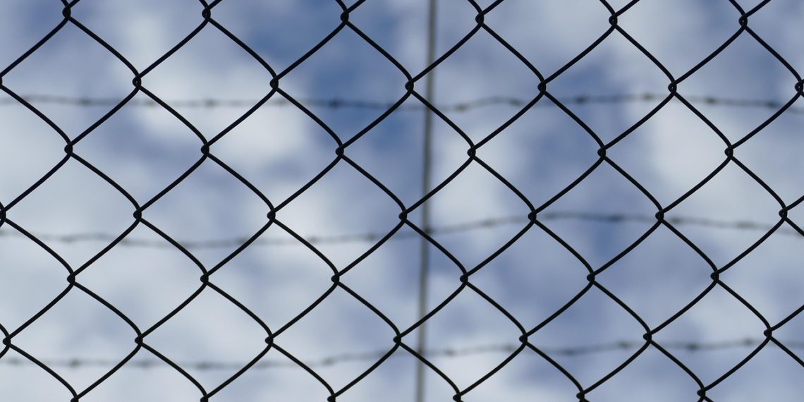 Подозреваемому в хищении из депозитария в Сочи продлили арест