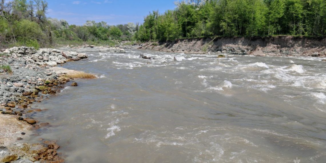 В Адыгее седьмой день ищут упавшего в реку кубанского мальчика
