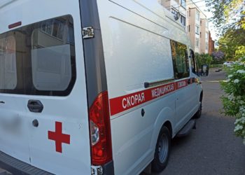 В Сочи вечером во время конфликта один мужчина ударил другого ножом