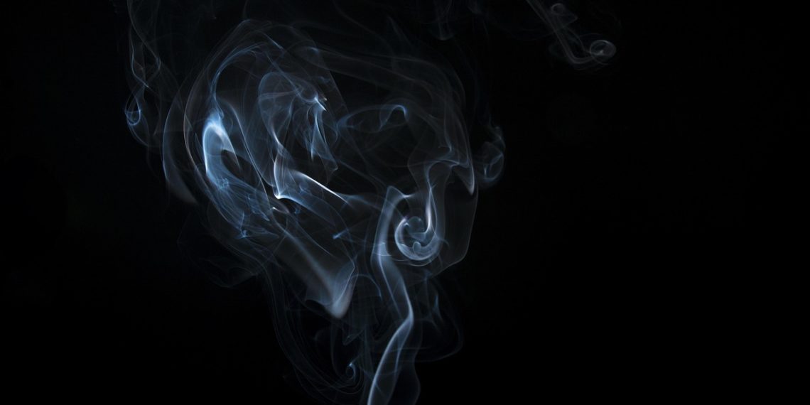 В Сочи жители обеспокоены дымом в Центральном районе города