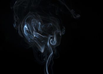 В Сочи жители обеспокоены дымом в Центральном районе города