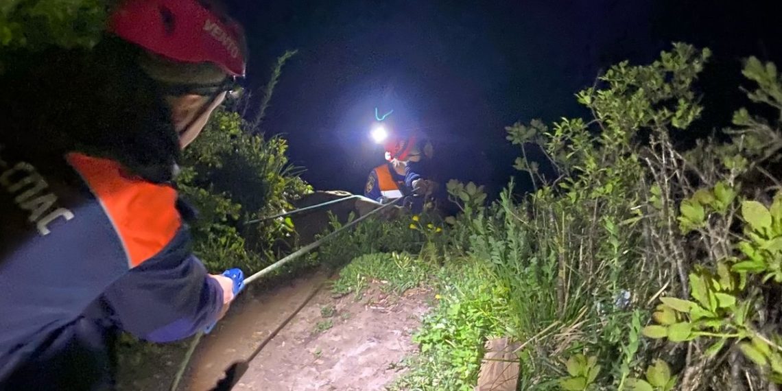 На Кубани спасли застрявшего на скале 16-летнего подростка из Сочи