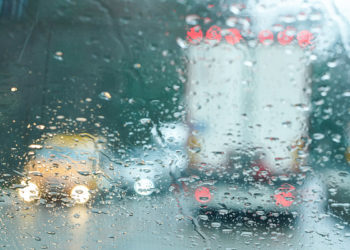 Опасную погоду обещают синоптики на Кубани в пятницу 25 апреля