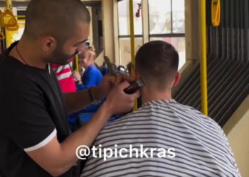 В Краснодаре пранкеры устроили импровизированный барбершоп прямо в трамвае